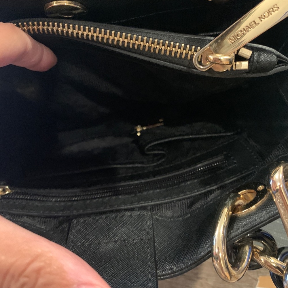 MK Crossbody tote - Picture 3 of 11